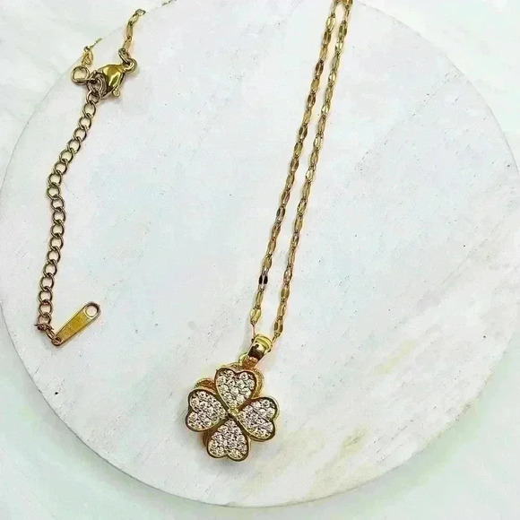 Sparkly Cubic Zirconia Rotating Four Leaf Clover Pendant - Picture 7 of 7